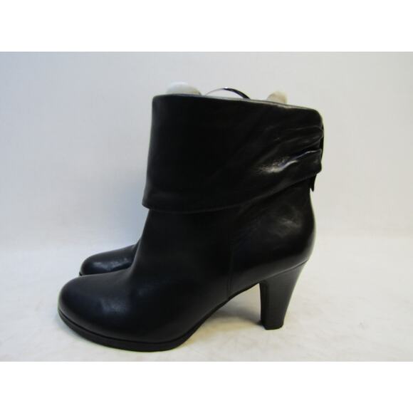 BCBG Generation Womens Size 9.5 B Black Leather Ankle Fashion Boots Booties - Picture 1 of 11